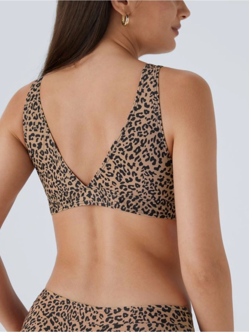 NWT Halara leopard print deep V-neckline bikini top. Size Medium - Picture 2 of 7
